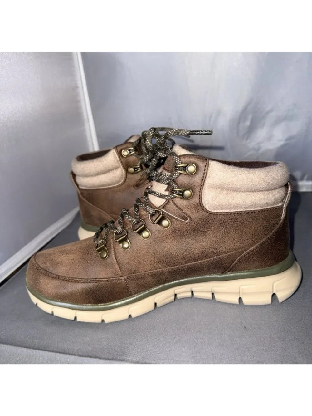 Skechers Synergy Water Repellent Hiker Boots Cool Seeker Taupe Womens size 8 - Picture 2 of 7